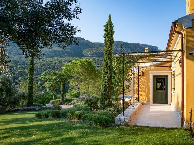 Estate villa, Corfu