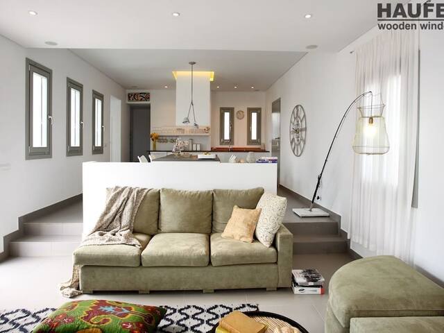 Holiday house, Kea