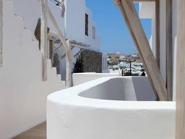 Kenshō Ornos, Mykonos