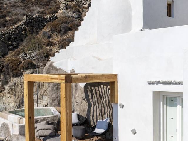 Kenshō Psarou, Mykonos