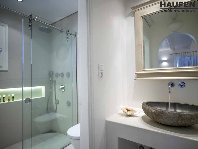 Villa Marandi Luxury Suites