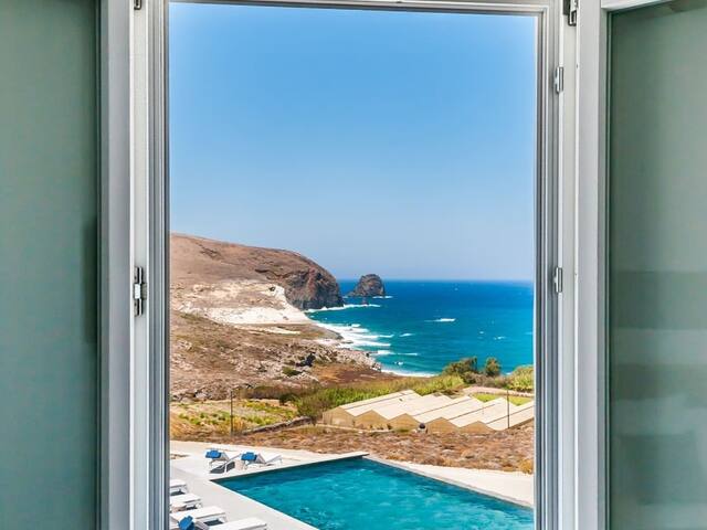 Milos Breeze Boutique Hotel