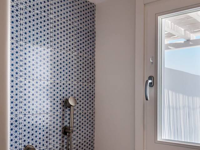 Milos Breeze Boutique Hotel