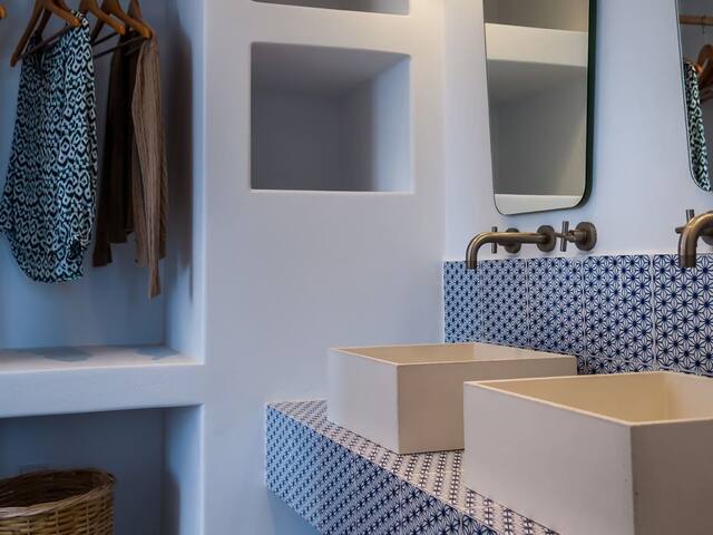 Milos Breeze Boutique Hotel
