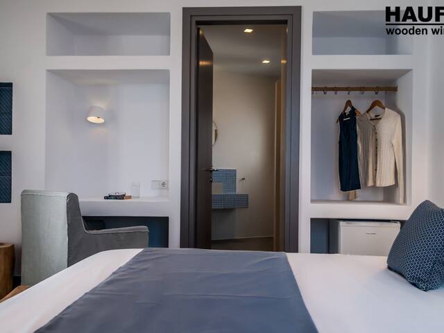 Milos Breeze Boutique Hotel