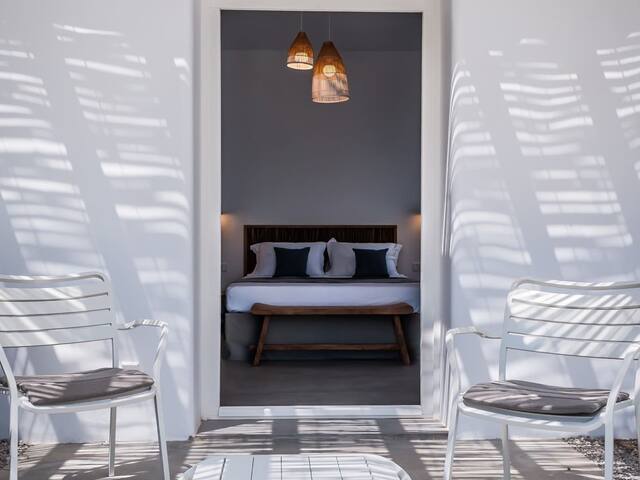 Milos Breeze Boutique Hotel