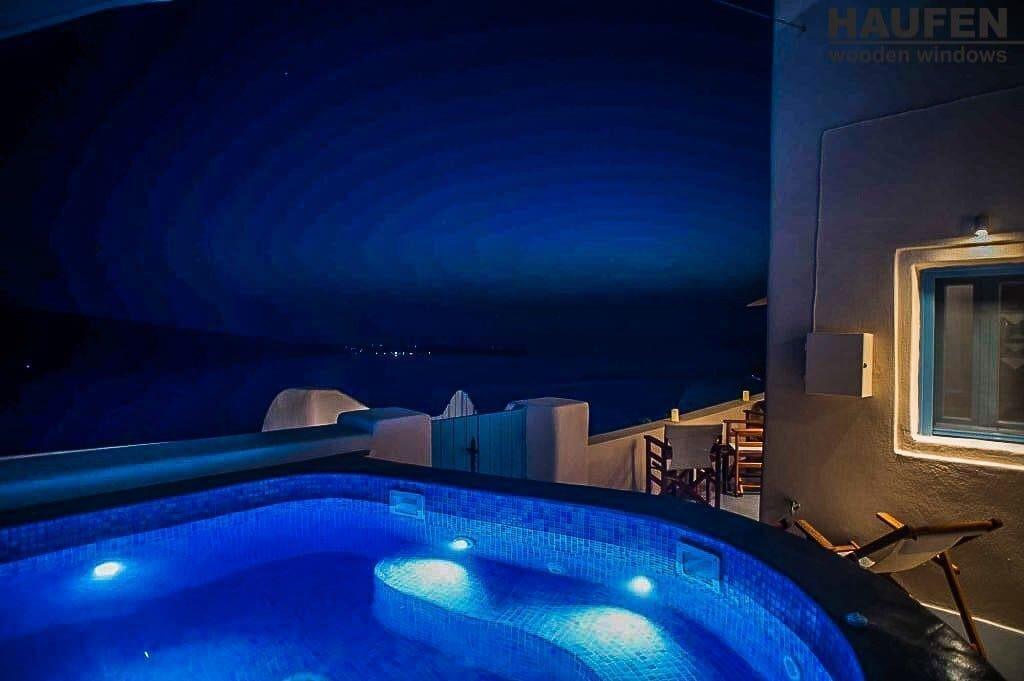 Commercial space, Santorini