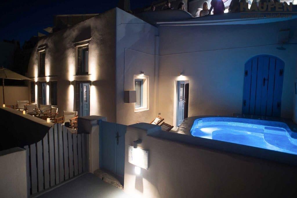 Commercial space, Santorini