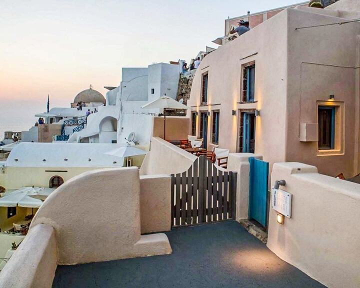 Commercial space, Santorini