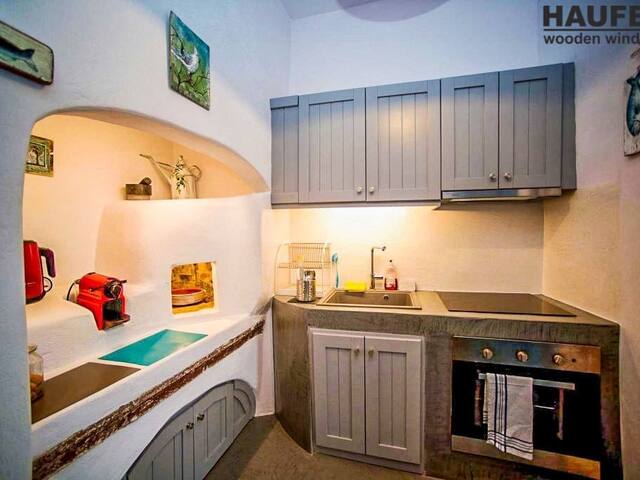 Commercial space, Santorini