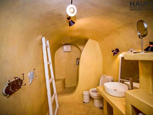 Commercial space, Santorini
