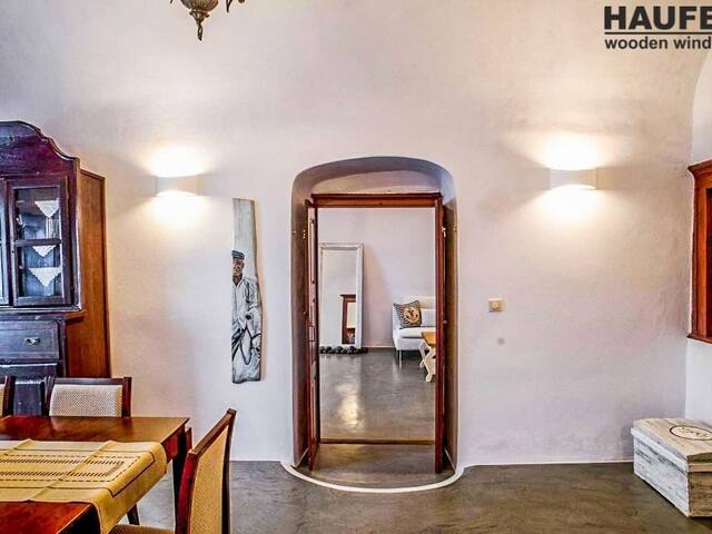 Commercial space, Santorini