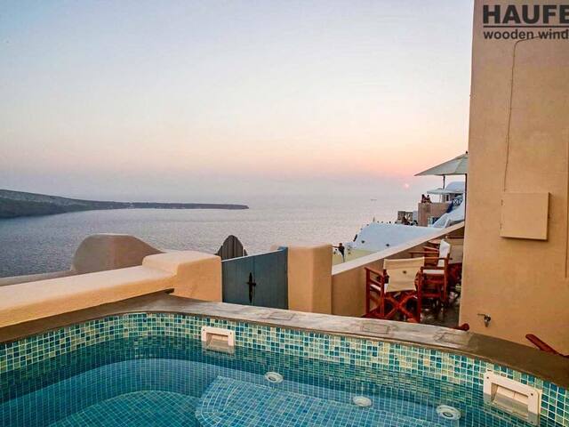 Commercial space, Santorini