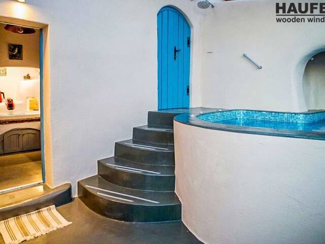 Commercial space, Santorini