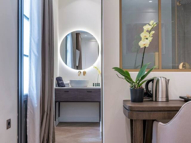 The Residence Aiolou Suites & Spa