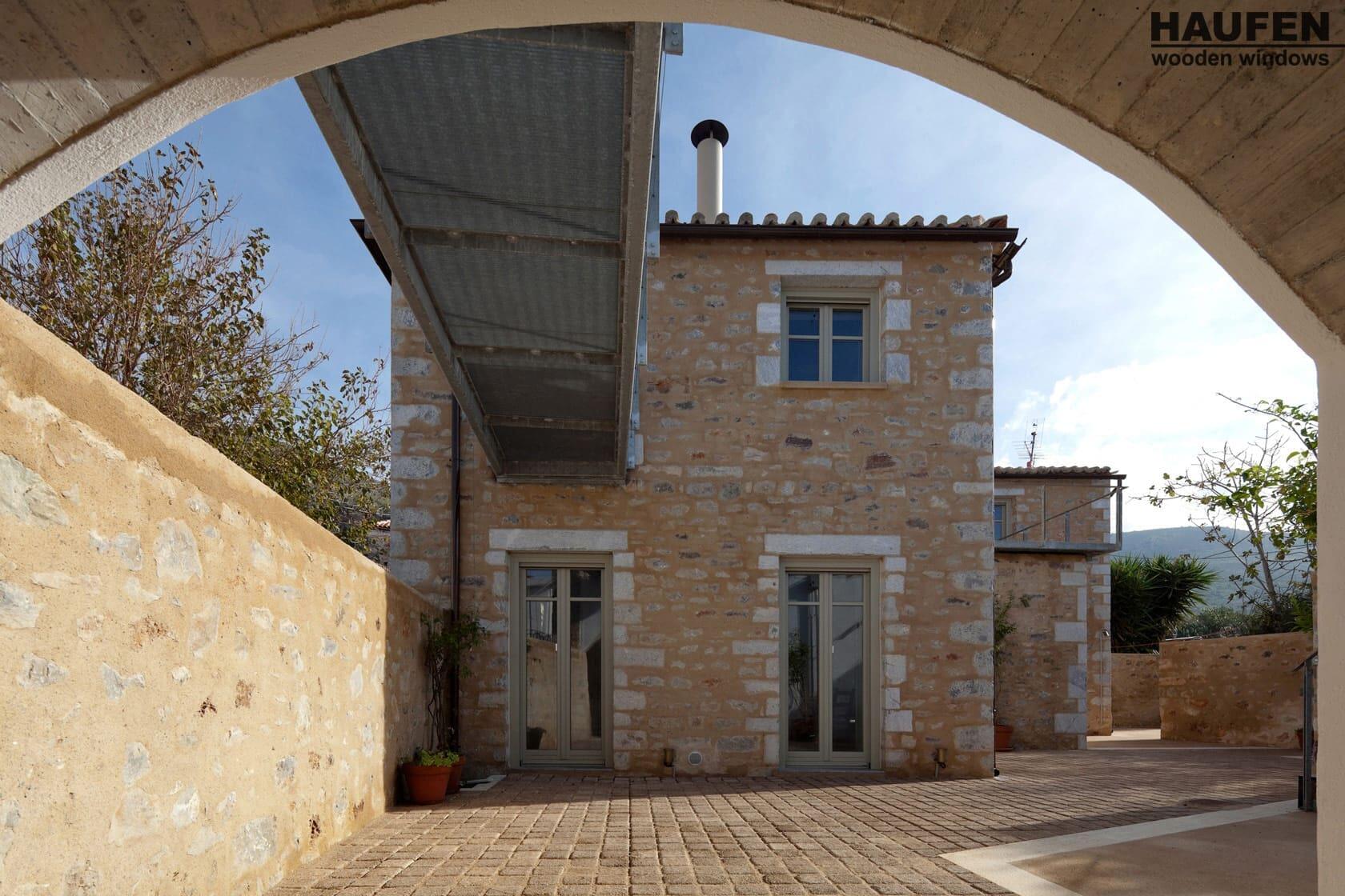 Listed house, Trachila