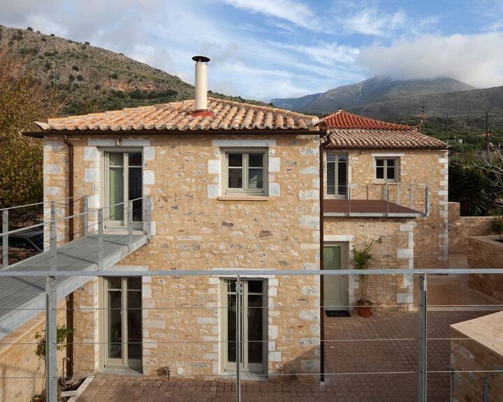 Listed house, Trachila