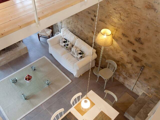 Listed house, Trachila