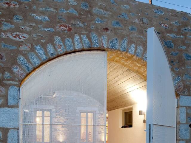 Listed house, Trachila
